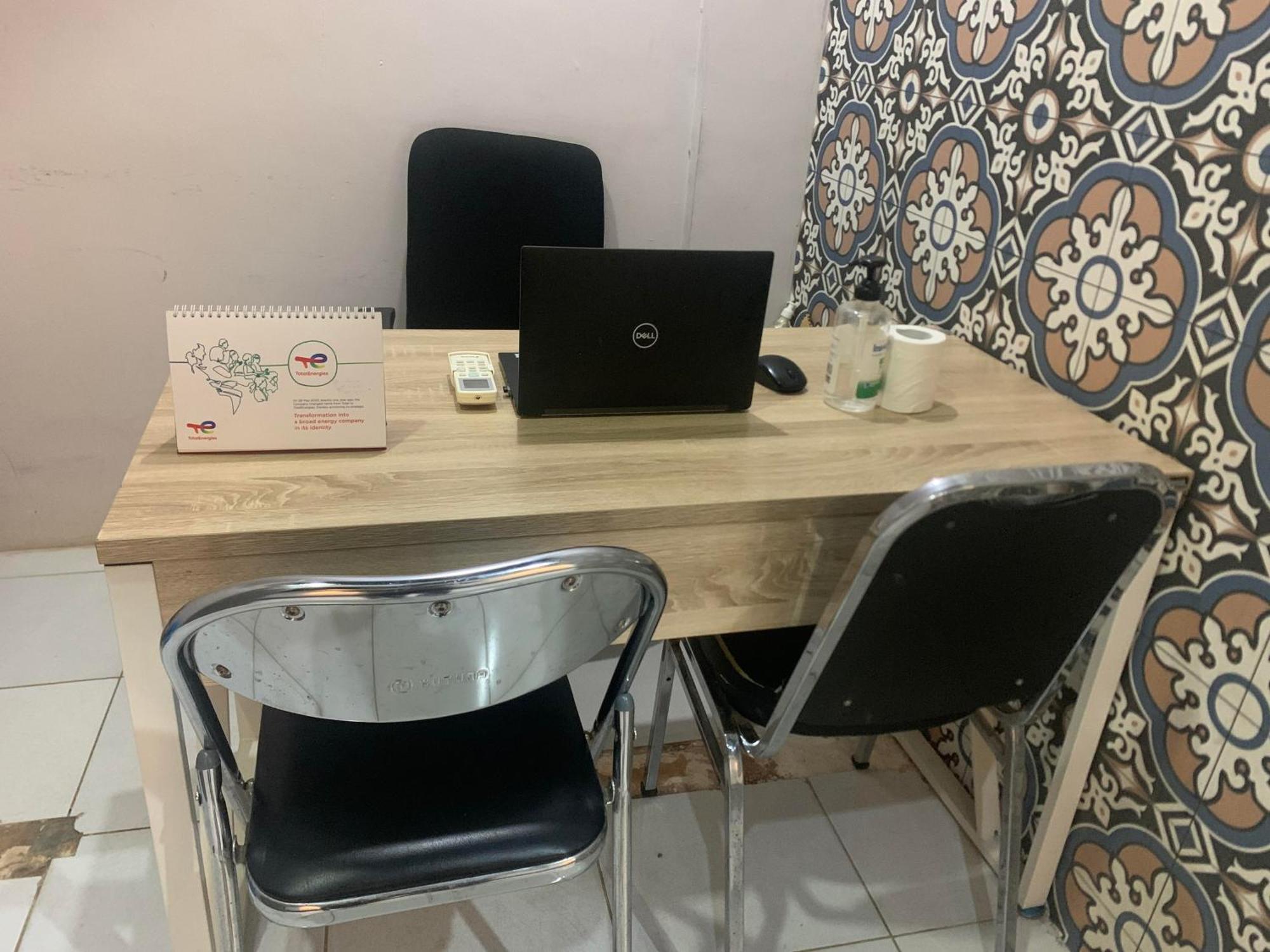 Hotel Oyo 93122 Puti Sartika Syariahnearpasar Jum'at Aluh Aluh