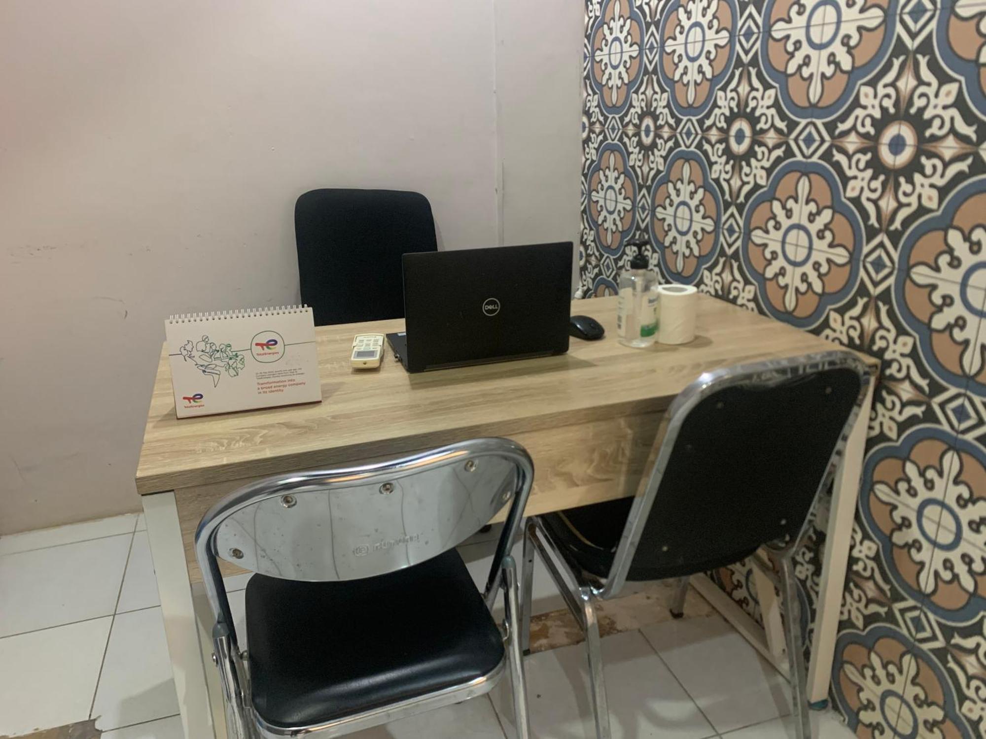 Oyo 93122 Puti Sartika Syariahnearpasar Jum'at Aluh Aluh Hotel 2*